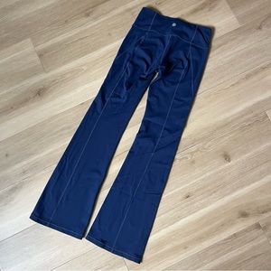 Athleta Yoga Pants in Navy (Size Small) 31” inseam